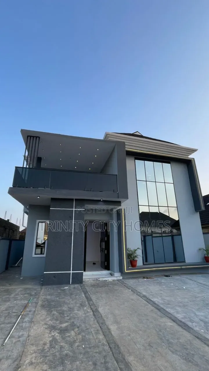 4bdrm Duplex in Akobo Estate for sale