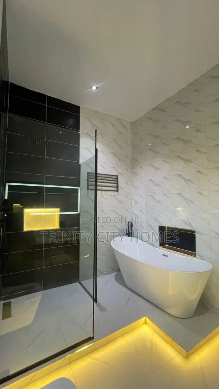 4bdrm Duplex in Akobo Estate for sale