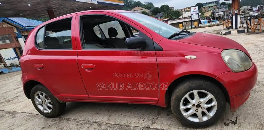 Toyota Yaris 2005 Burgundy