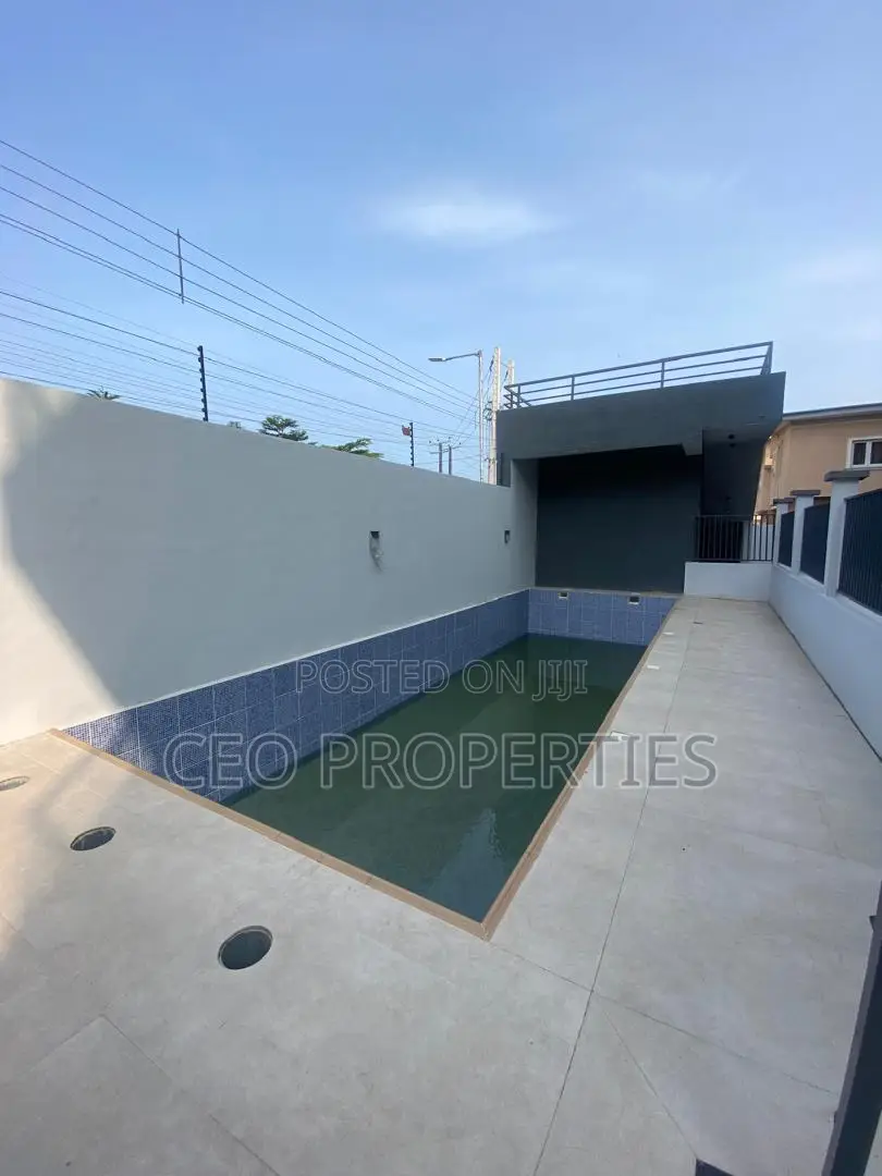 3bdrm Block of Flats in Lekki Phase1/ for rent