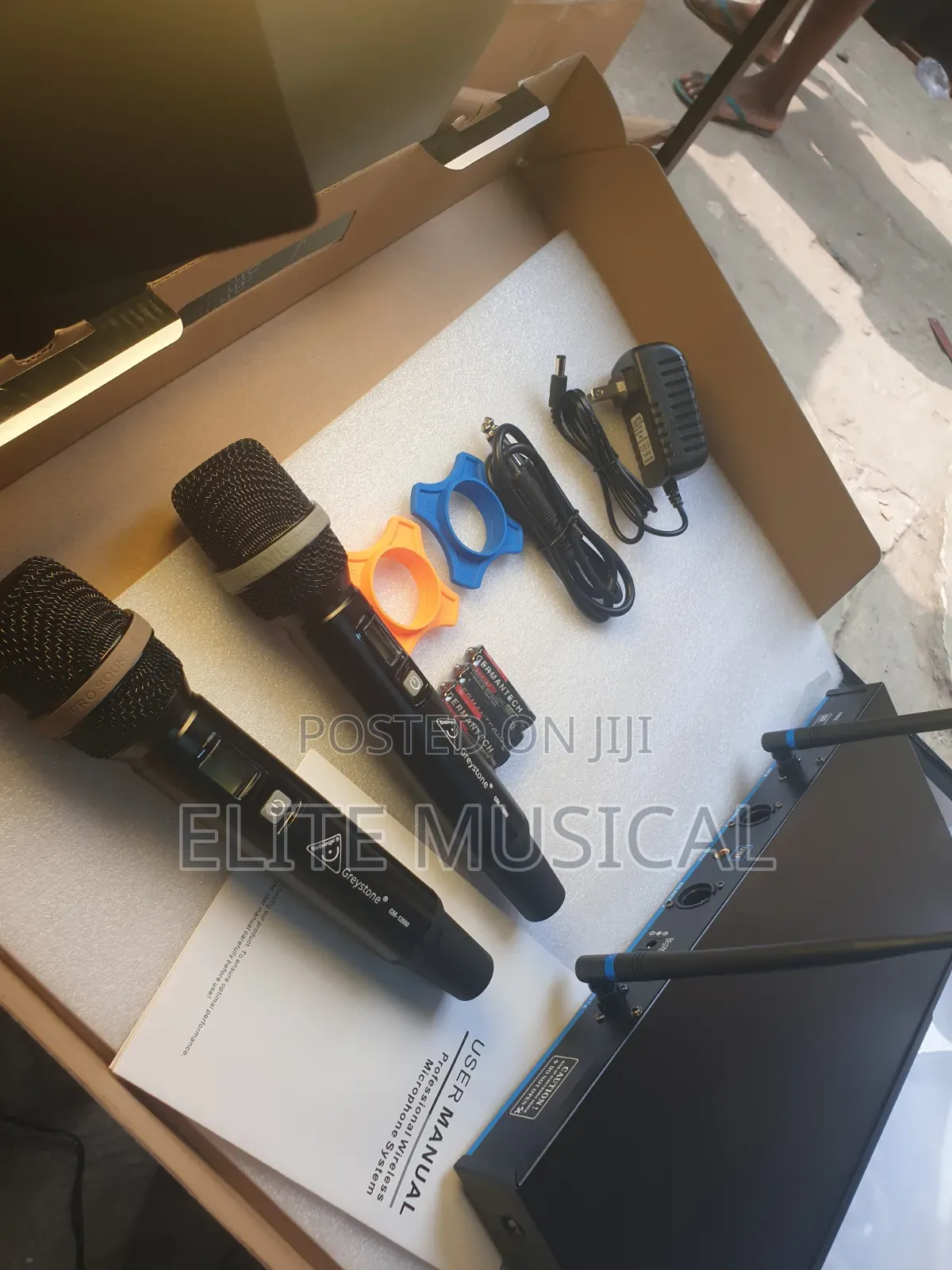 Professional Greystone GM-12000 Wireless Microphone