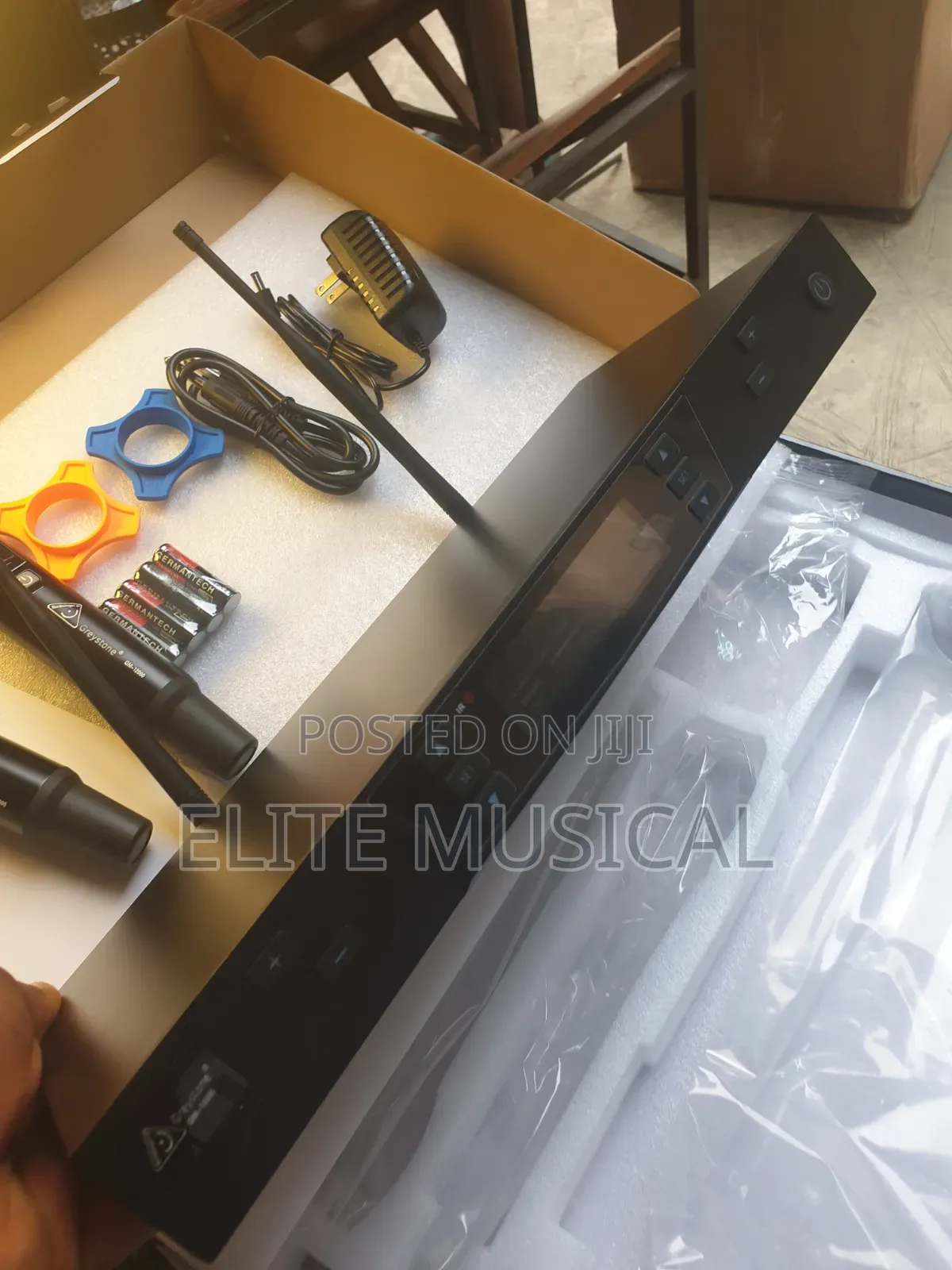Professional Greystone GM-12000 Wireless Microphone