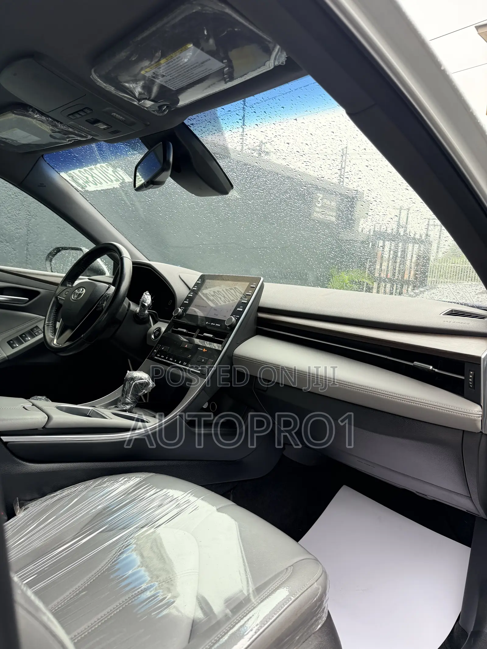 Toyota Avalon XLE FWD Sedan (3.5L V6 8A) 2019 White