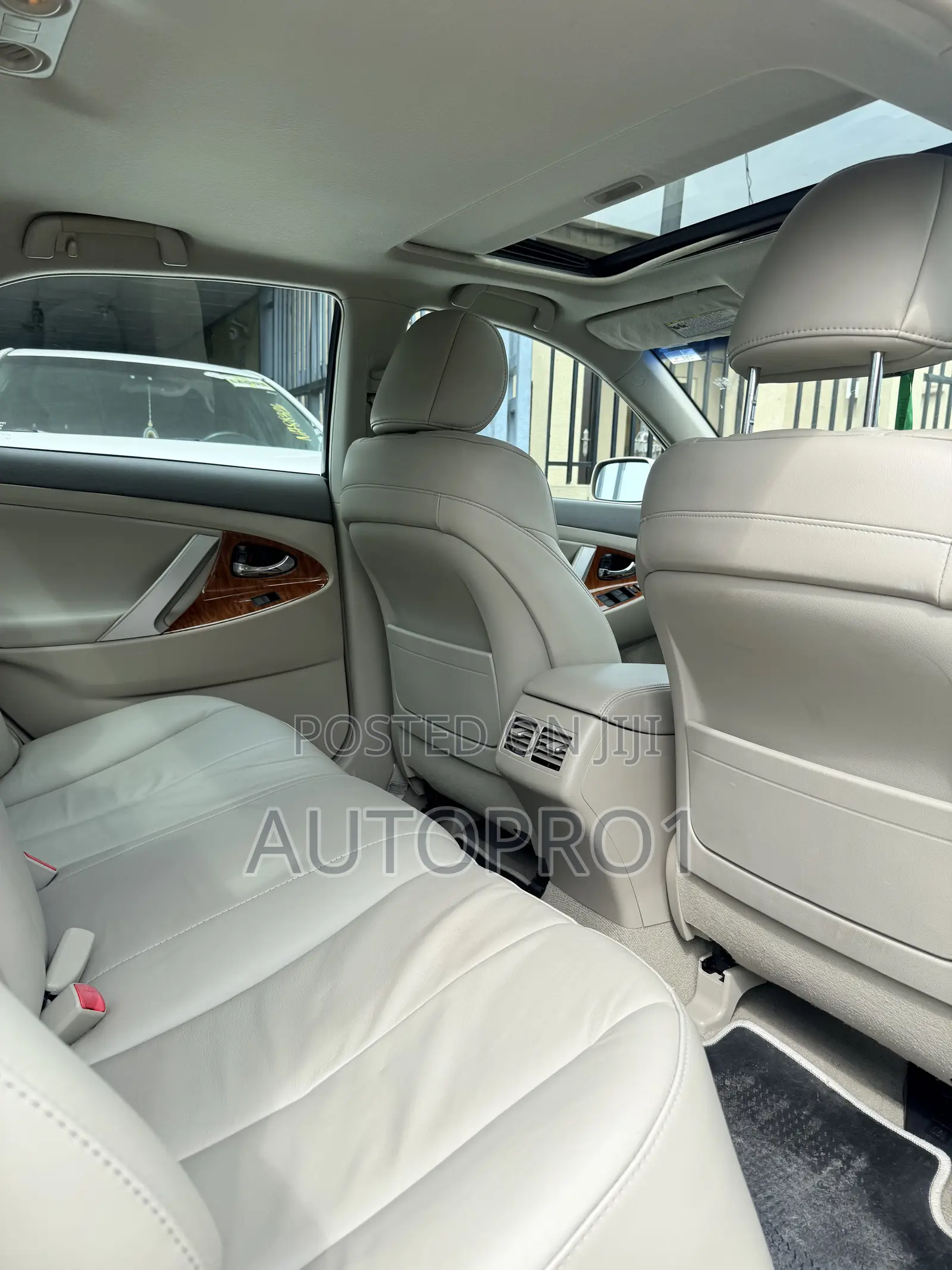 Toyota Camry XLE V6 4dr Sedan (3.5L 6cyl 6AM) 2008 Gold