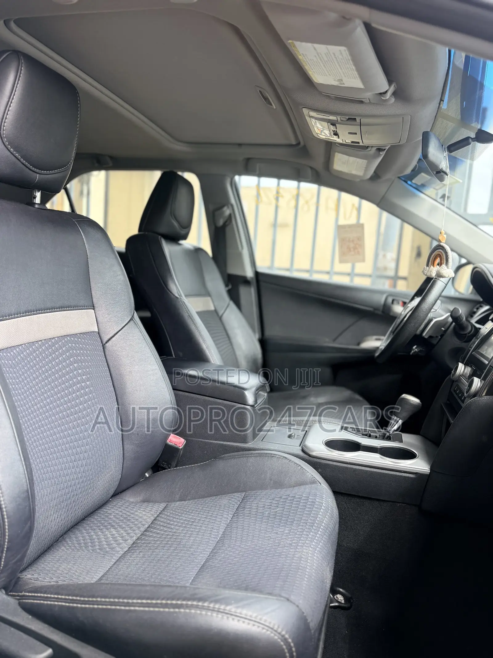 Toyota Camry SE 4dr Sedan (2.5L 4cyl 6A) 2013 White