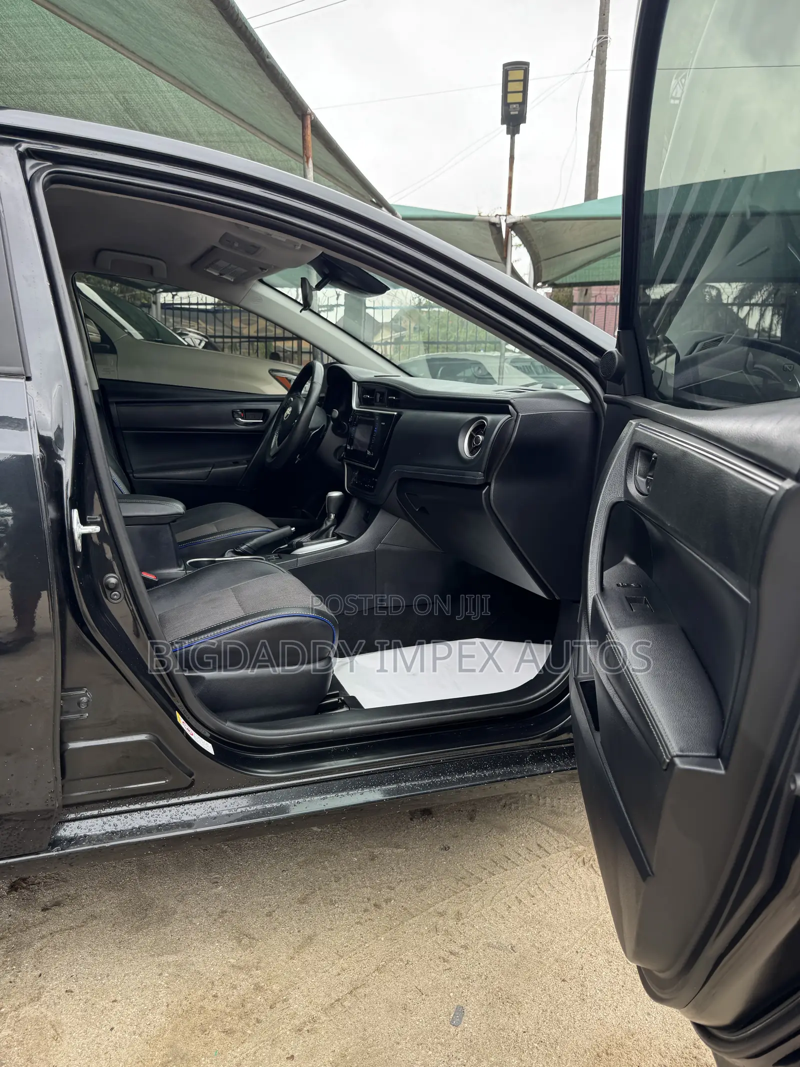 Toyota Corolla SE Special Edition 4dr Sedan (1.8L 4cyl CVT) 2017 Black