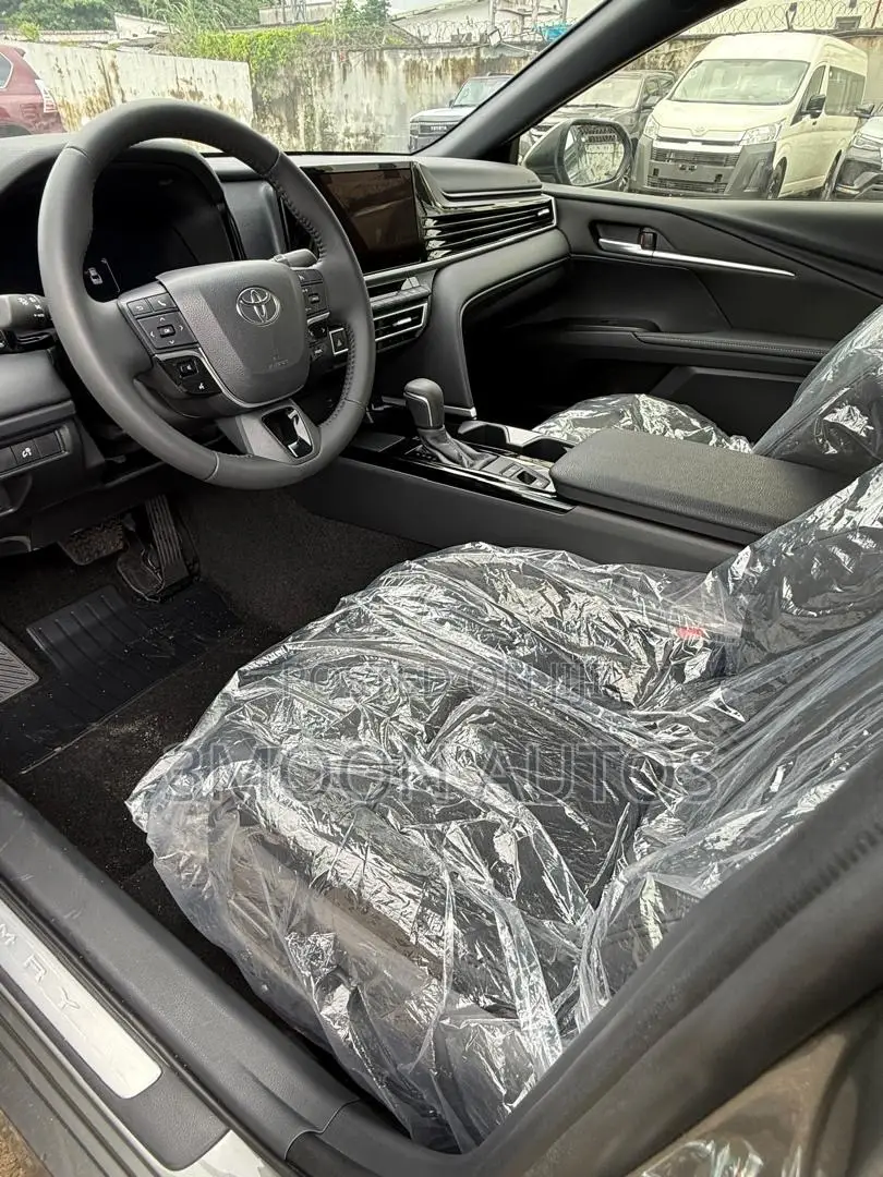New Toyota Camry XLE AWD 2026 Gray