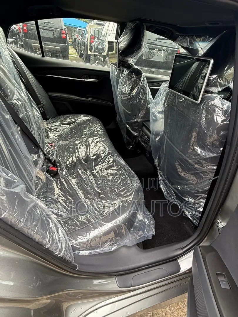 New Toyota Camry XLE AWD 2026 Gray