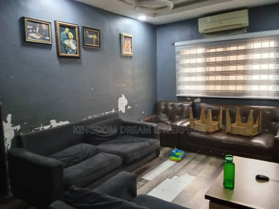 3bdrm Apartment in Dolphin Estate Ikoyi for sale