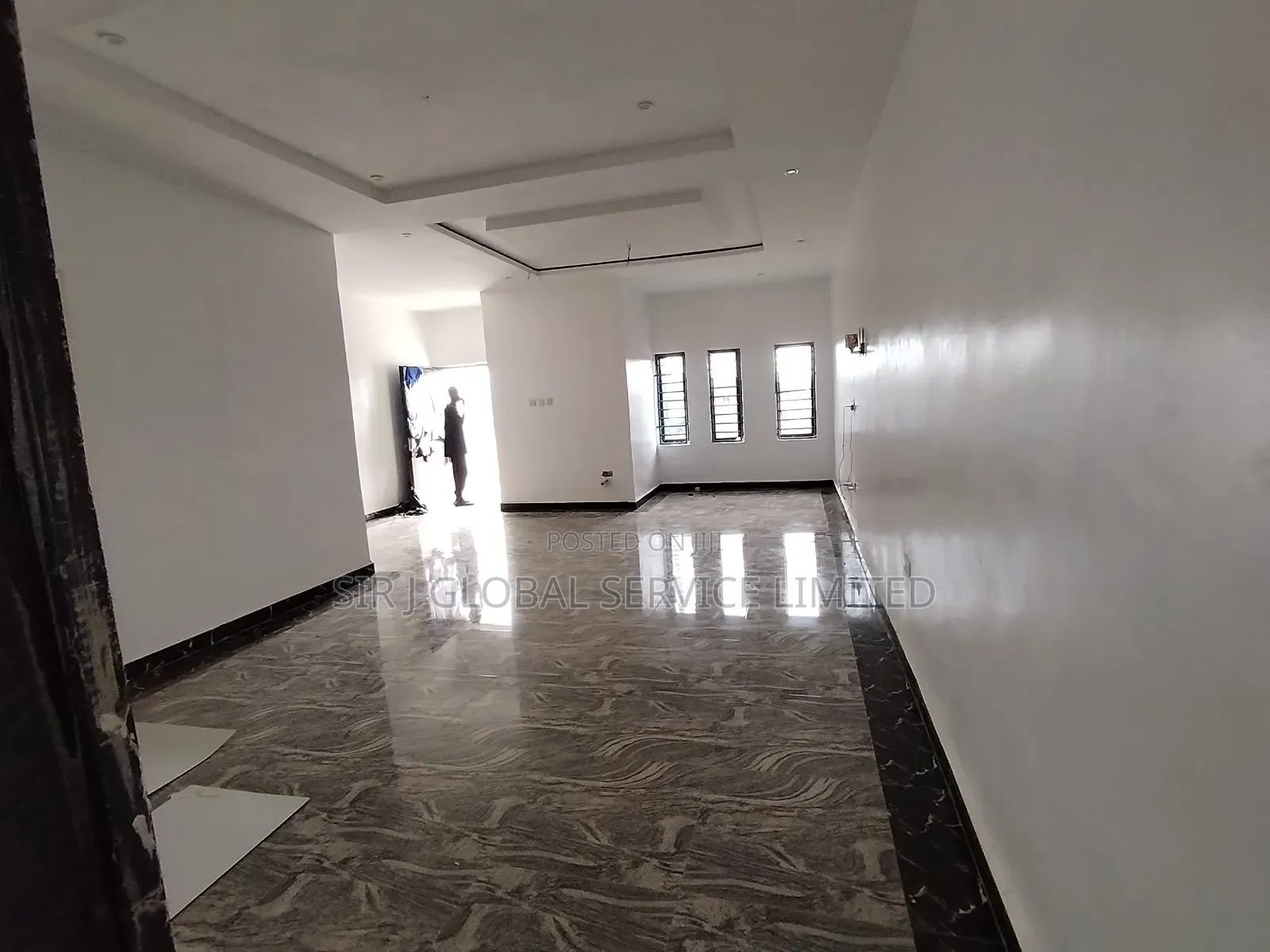 3bdrm Block of Flats in Close To Fati Dogo, Maitama for rent