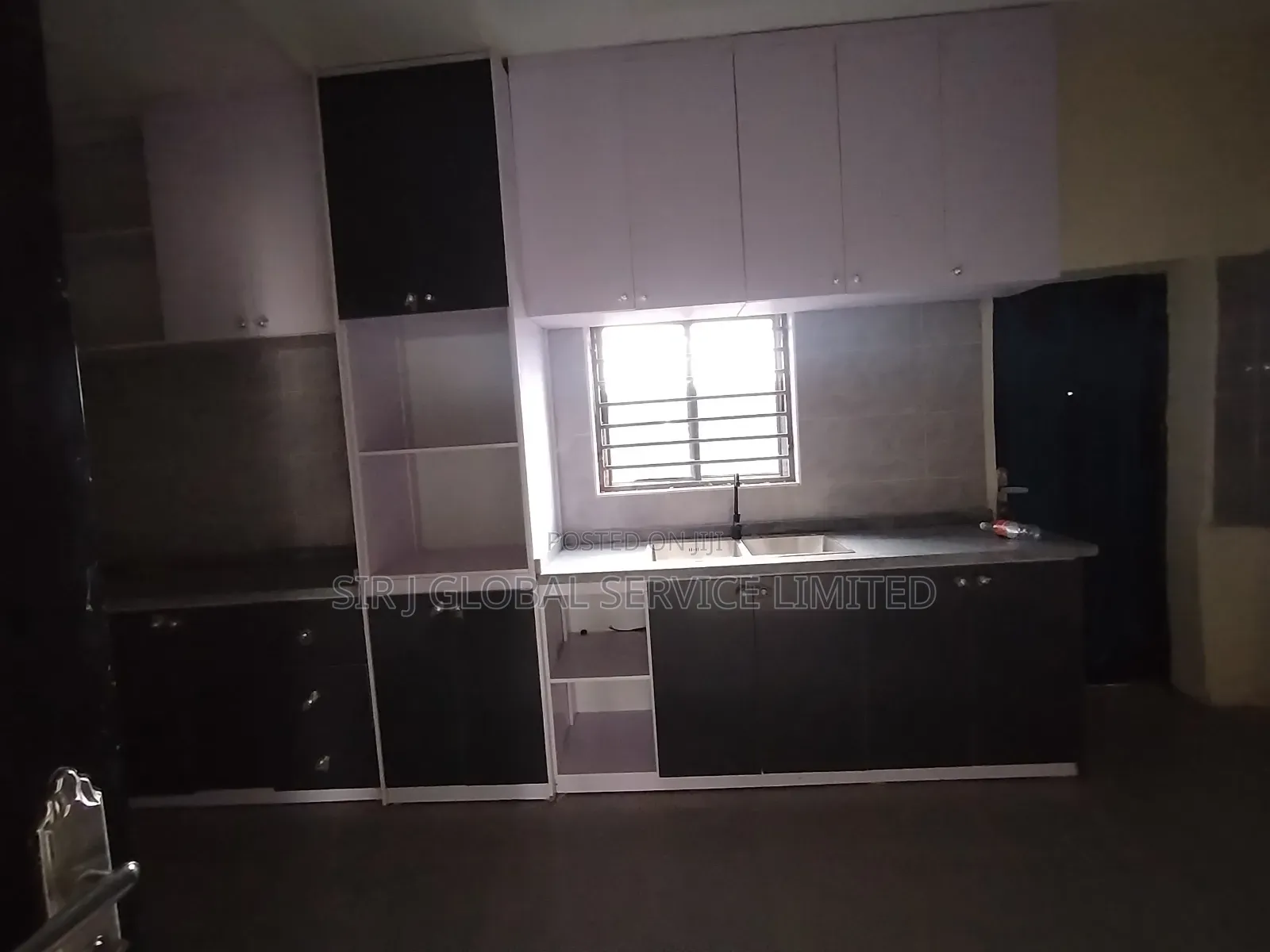 3bdrm Block of Flats in Close To Fati Dogo, Maitama for rent