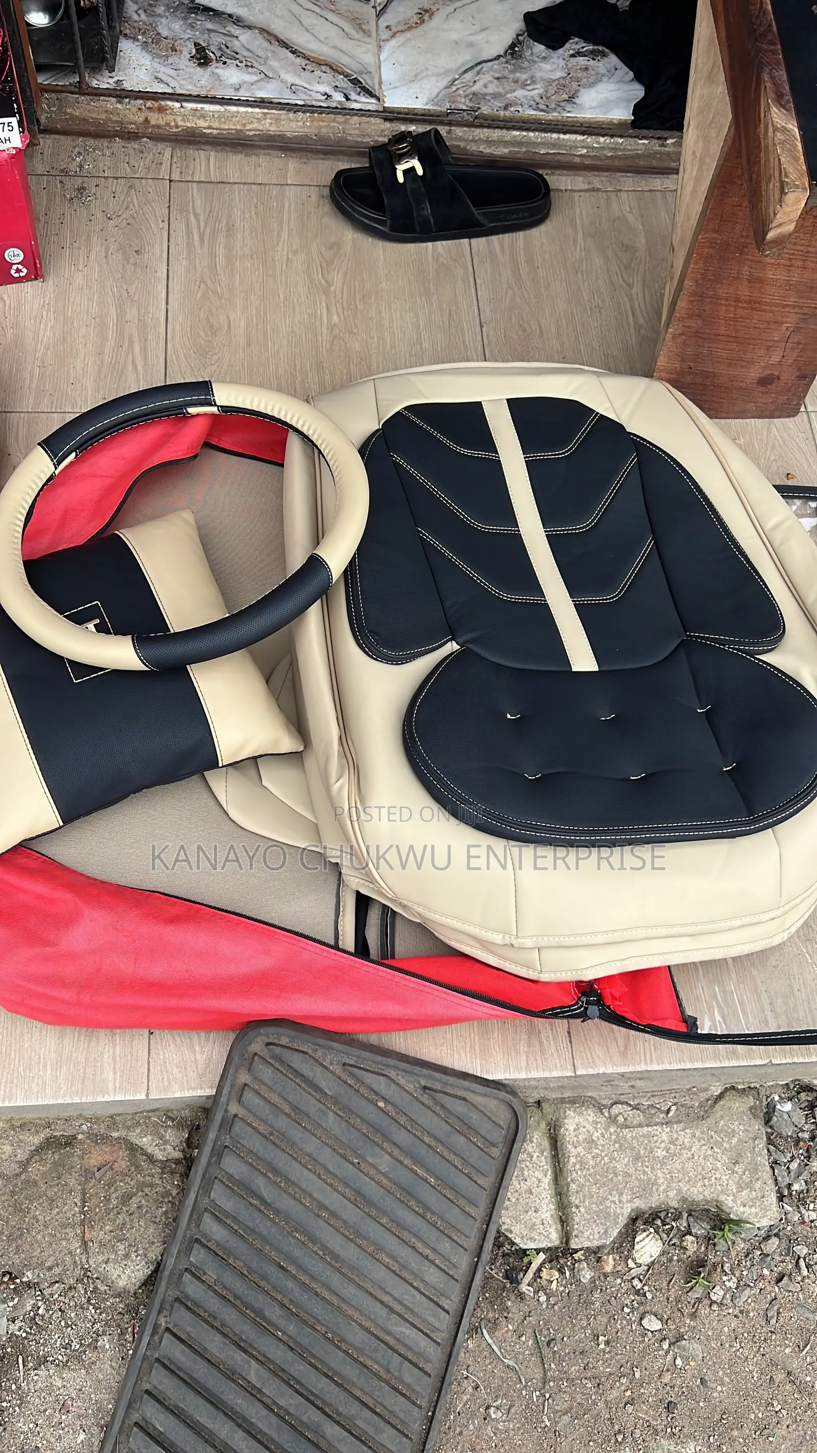 Seat Covers and Footmats for Toyota Pickup