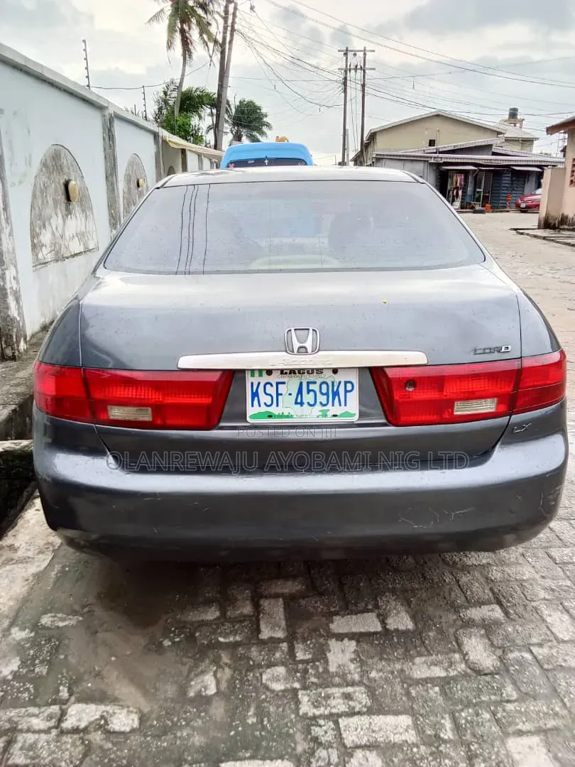 Honda Accord 2005 Gray