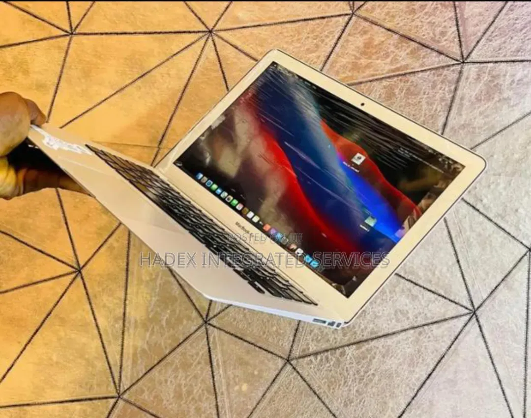 Laptop Apple MacBook Air 2015 8GB Intel Core i5 SSD 128GB