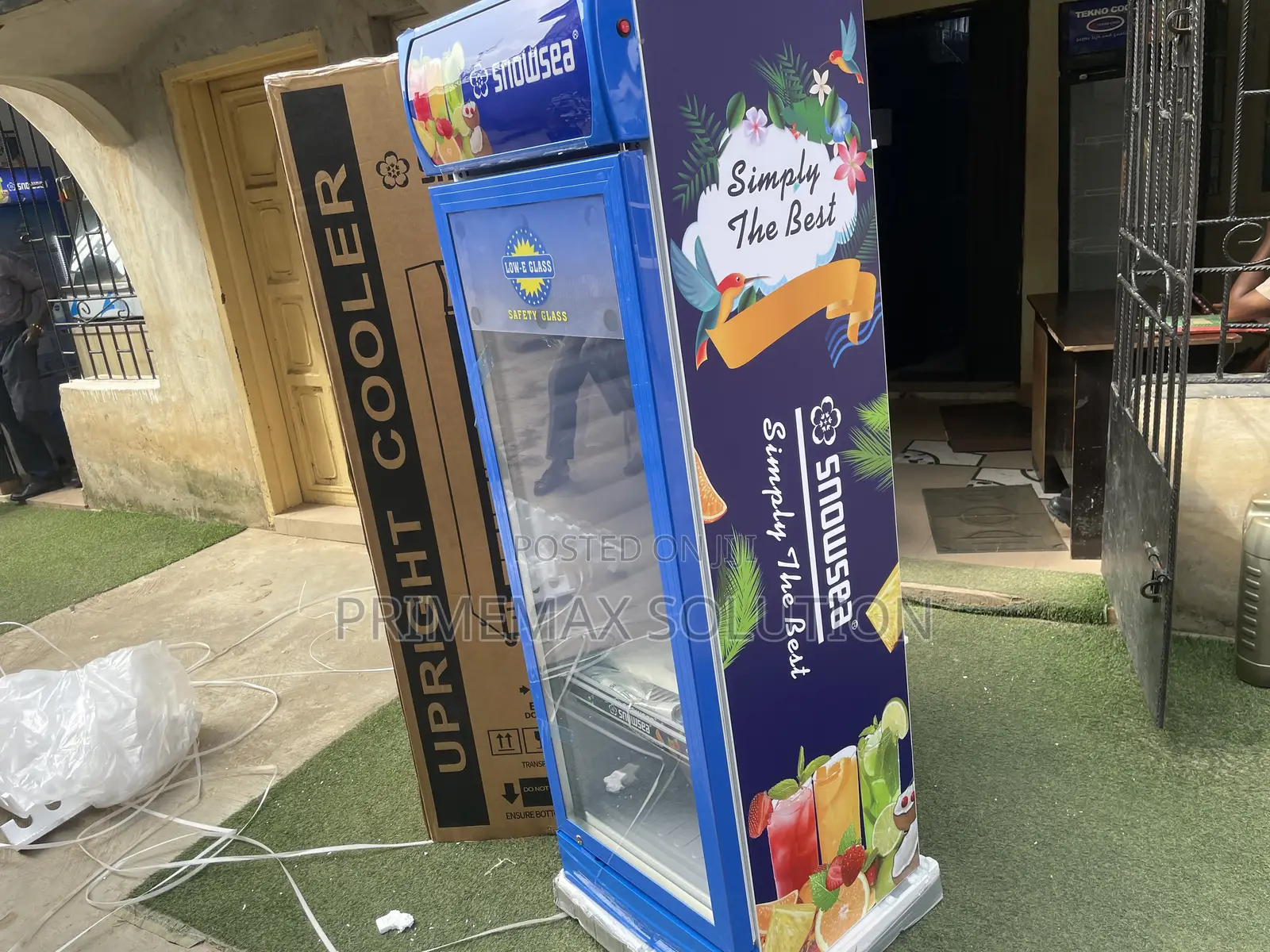 Snowsea LC300 Glass Door Beverage Cooler