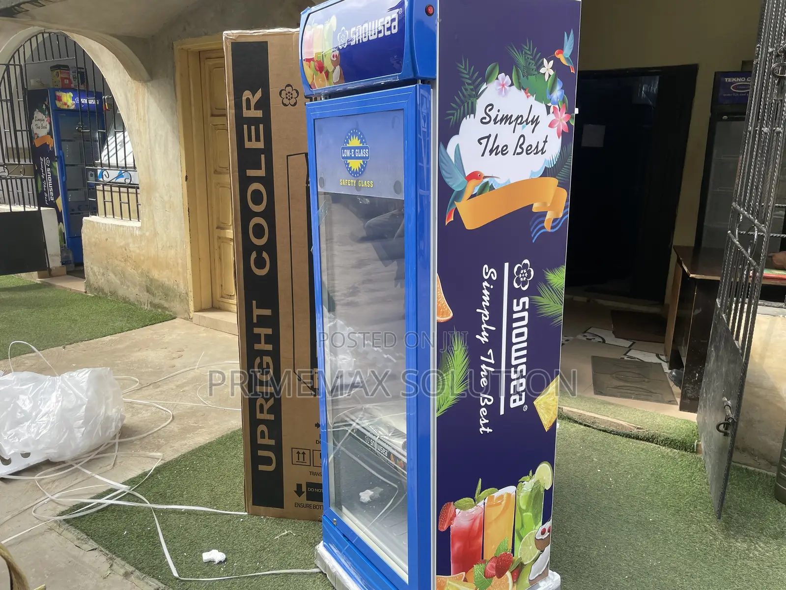 Snowsea LC300 Upright Beverage Coole