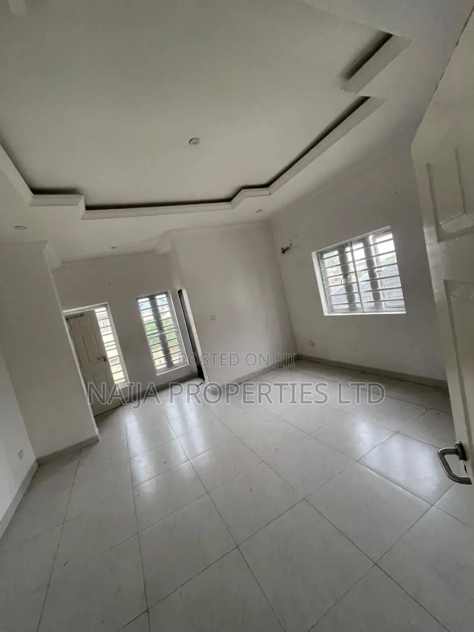 4bdrm Townhouse / Terrace in Celemedu, Awoyaya for rent