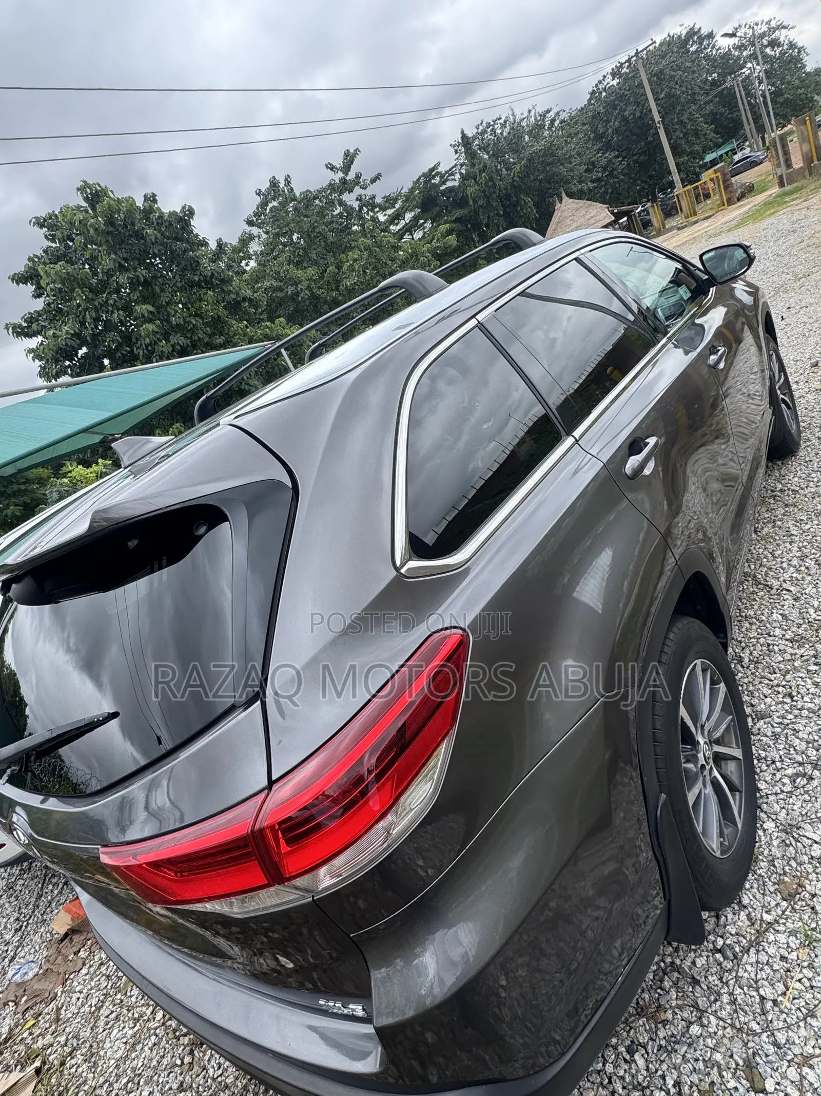 Toyota Highlander XLE 4x4 V6 (3.5L 6cyl 8A) 2018 Gray