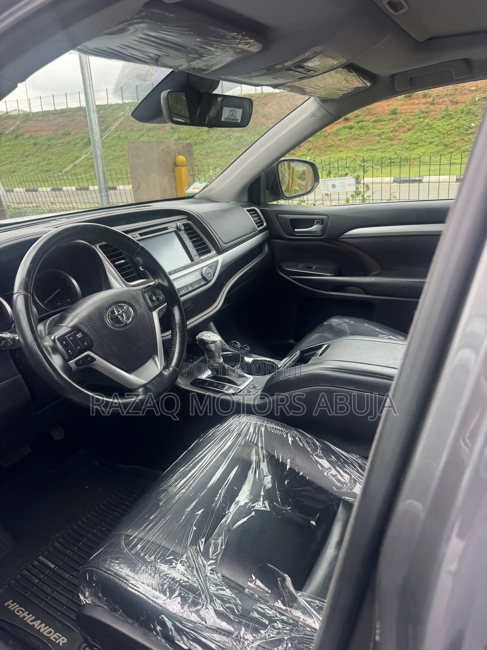 Toyota Highlander XLE 4x4 V6 (3.5L 6cyl 8A) 2018 Gray