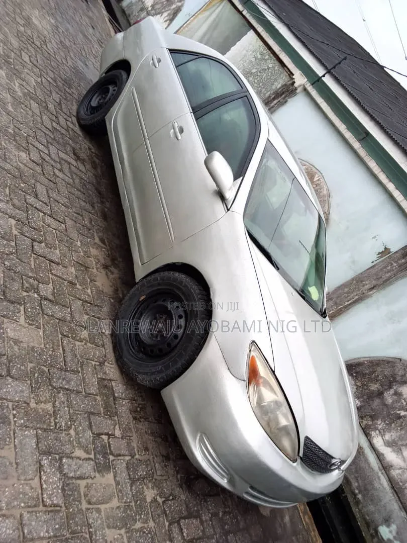 Toyota Camry 2004 Gold