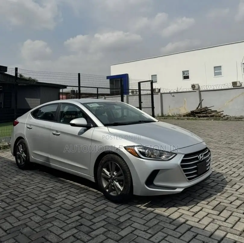 Hyundai Elantra Sport Sedan FWD (1.6L 4cyl 6M) 2017 Silver