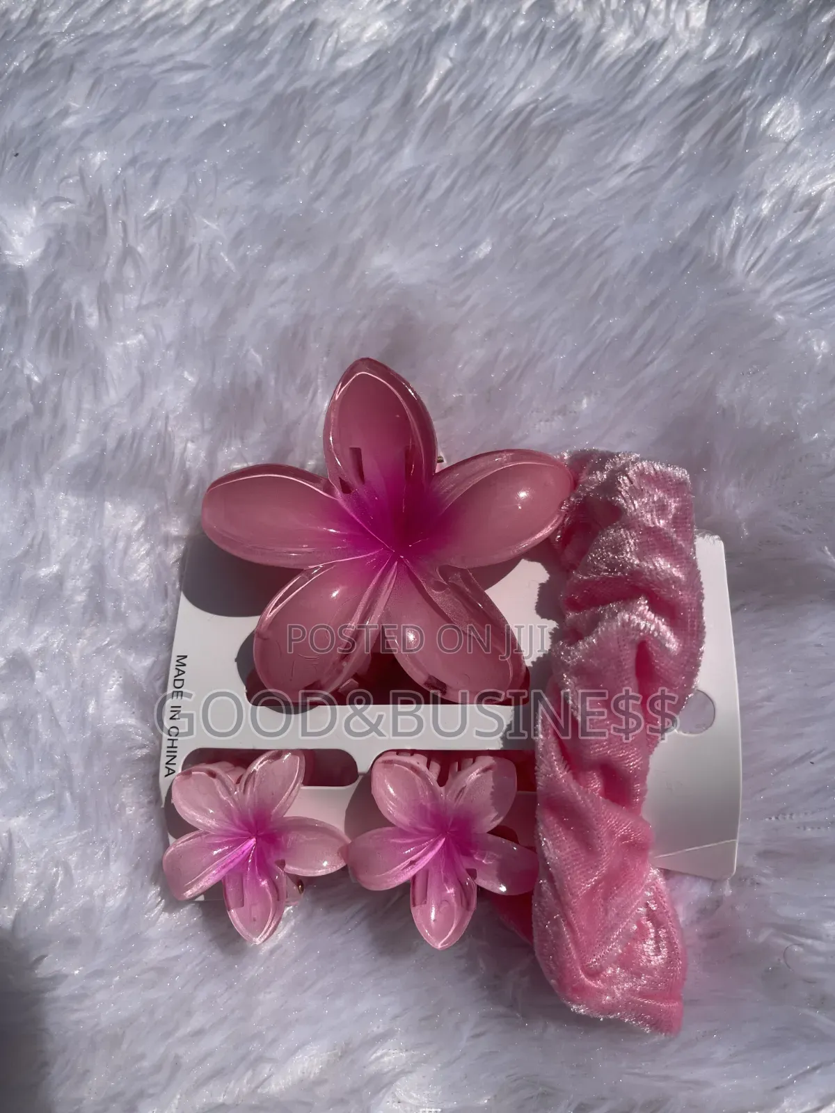 4 in 1 Floral Claw Clips and Scrunchie