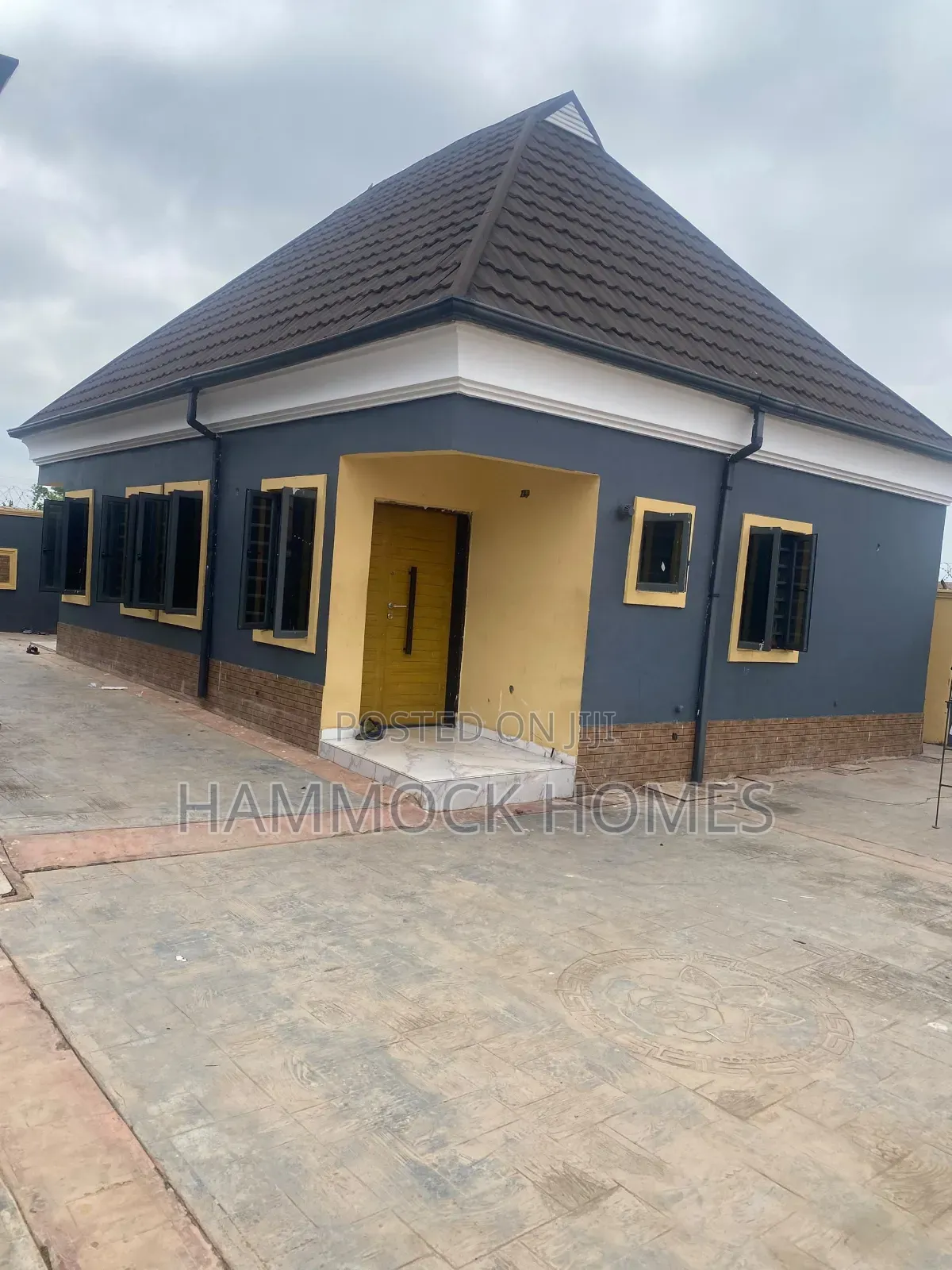 5bdrm Bungalow in Biala Estate., Iwo Road for sale