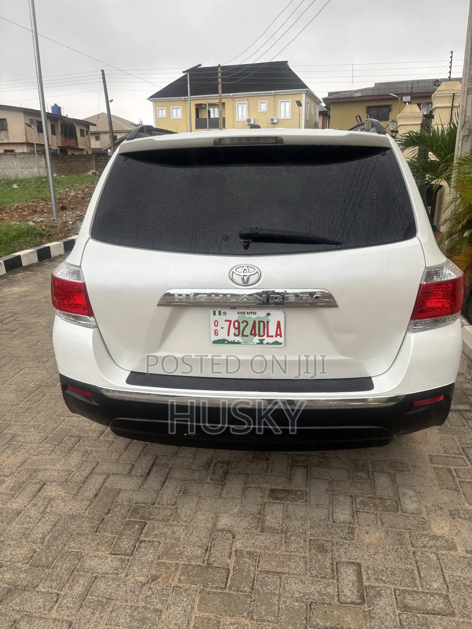 Toyota Highlander SE 2012 White