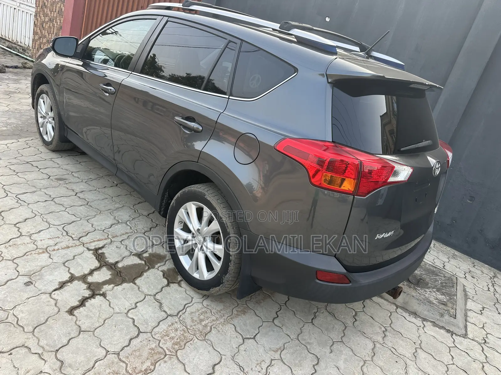 Toyota RAV4 Limited 4dr SUV AWD (2.5L 4cyl 6A) 2014 Gray