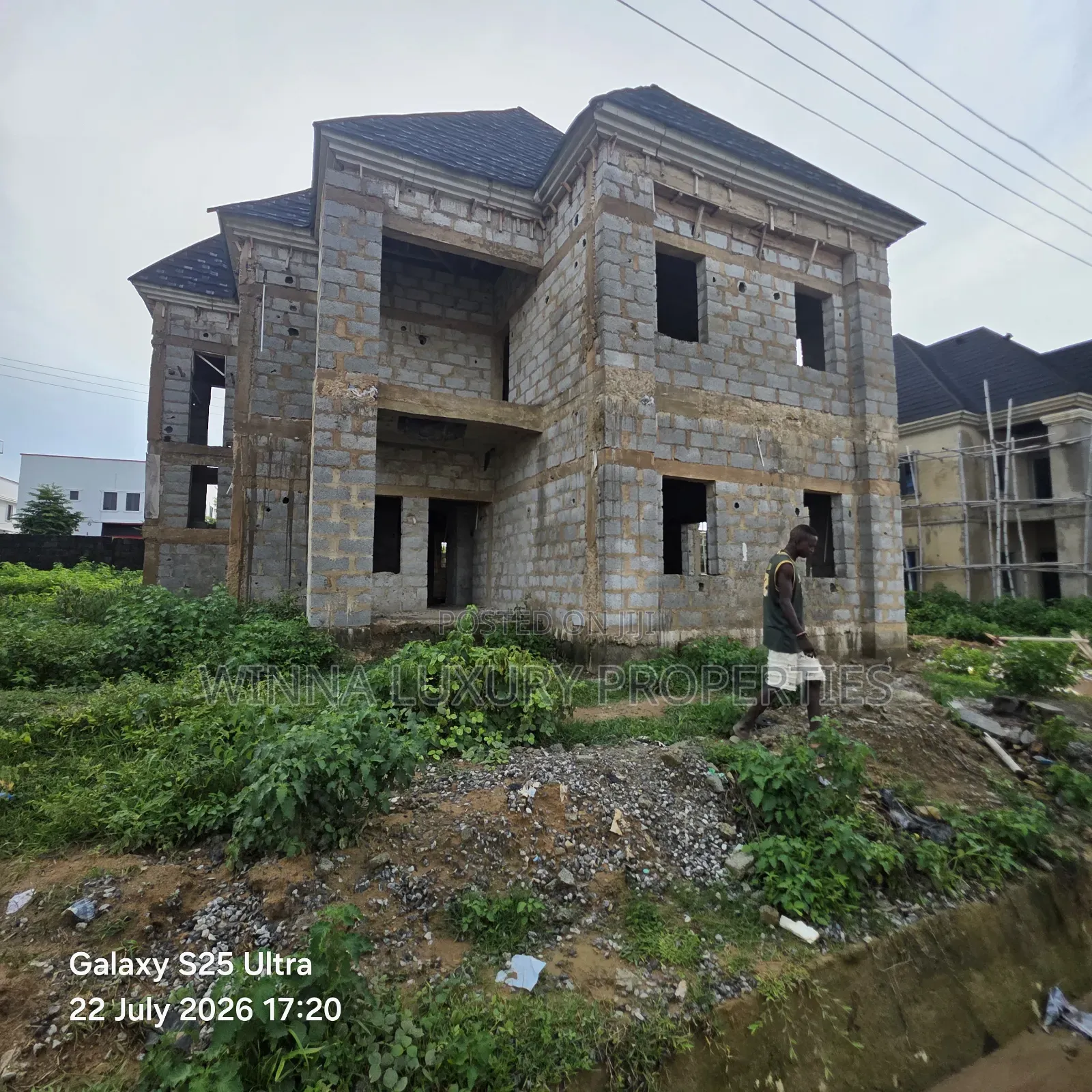 4bdrm Duplex in Technocrats, Lugbe District for sale