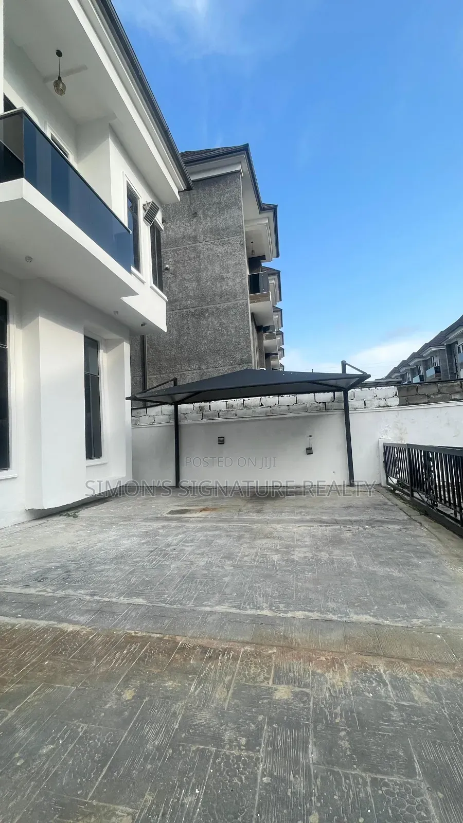 4bdrm Duplex in Chevron for rent