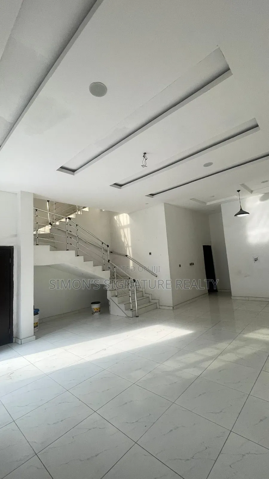 4bdrm Duplex in Chevron for rent