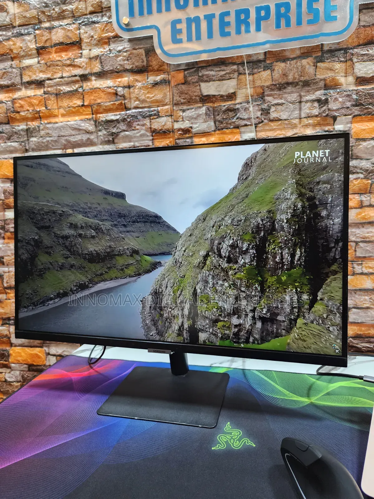 Samsung Smart Monitor M5 27-Inch Full HD (1920x1080) LED Hdmi Monitor