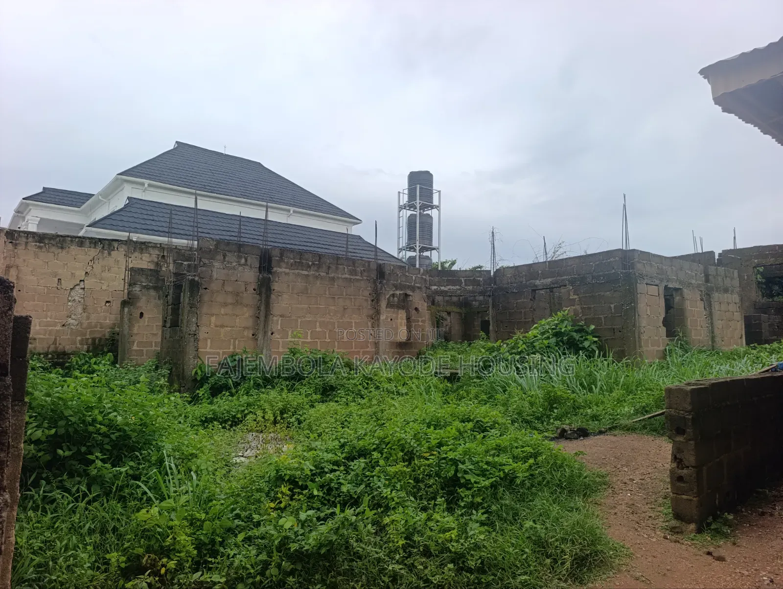 4bdrm Duplex in Tella Estate, Akobo for sale