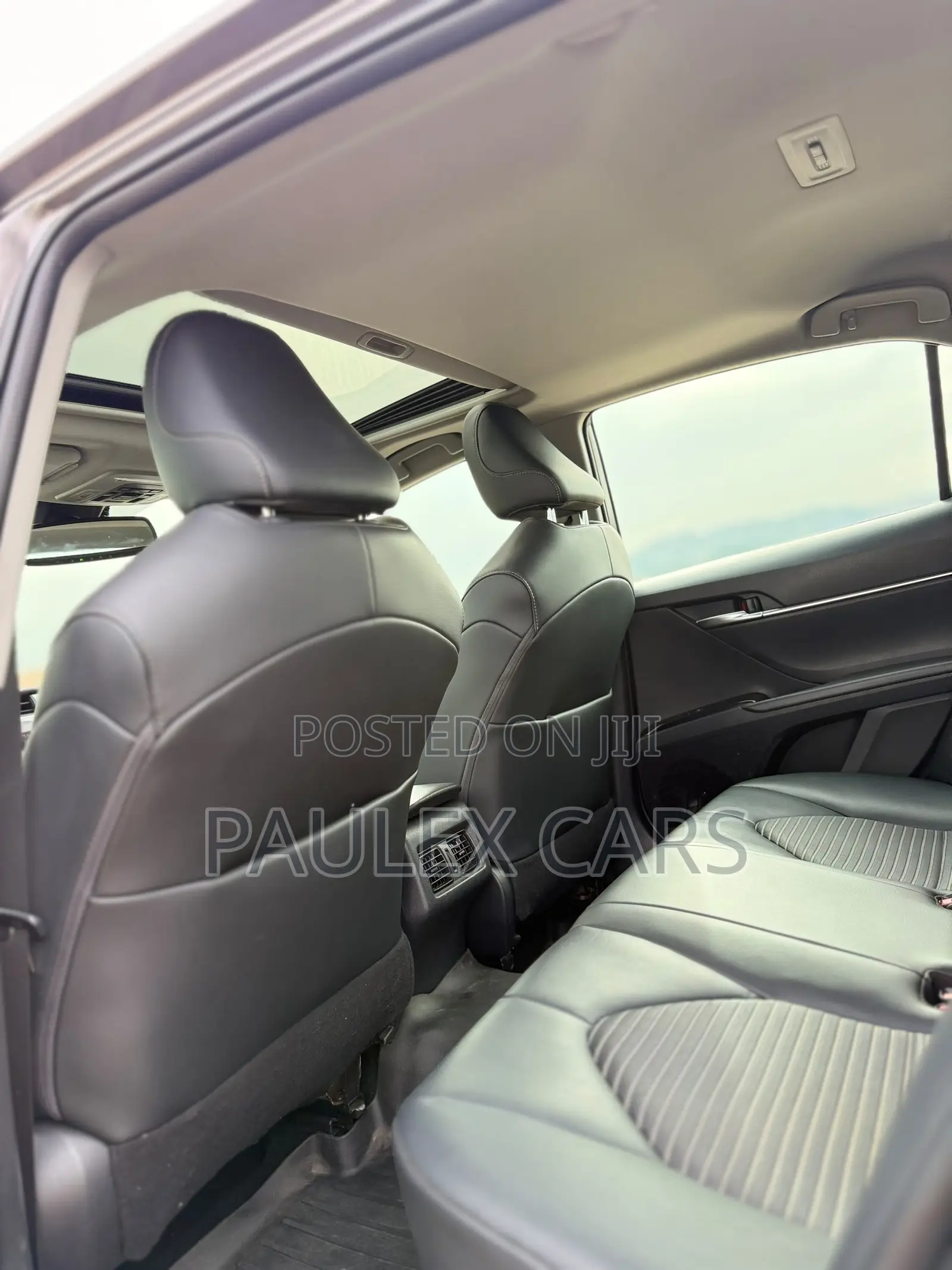 Toyota Camry SE 2021 Gray