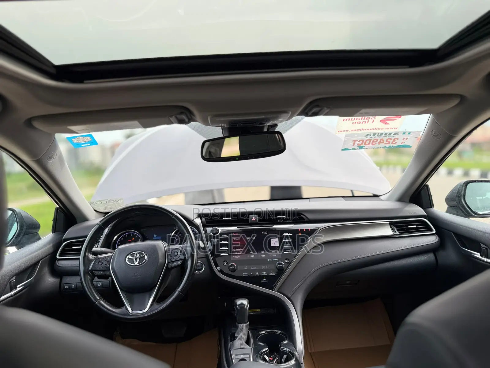 Toyota Camry SE 2021 Gray