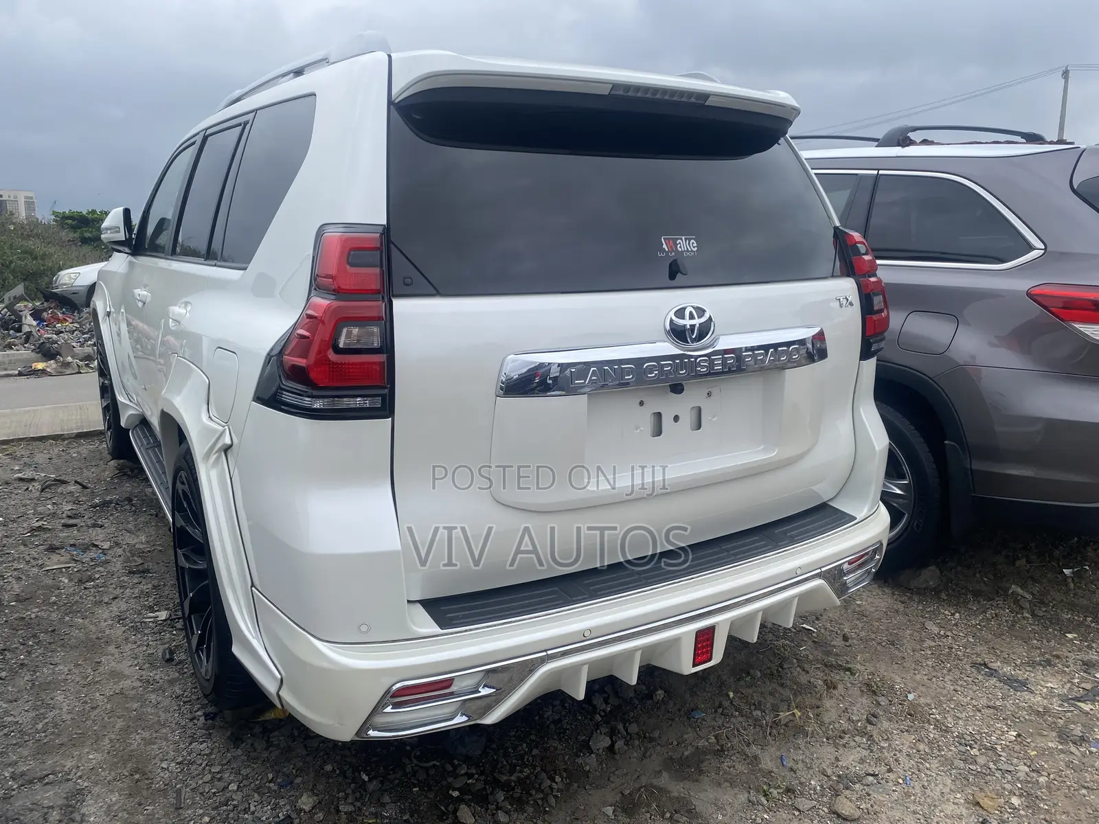 Toyota Land Cruiser Prado 2.7 2023 White
