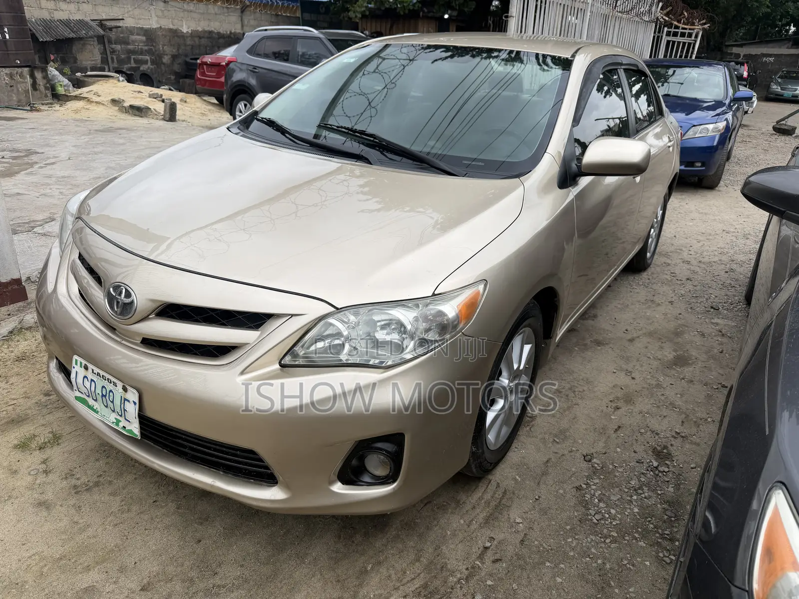 Toyota Corolla LE 4dr Sedan (1.8L 4cyl 4A) 2012 Gold