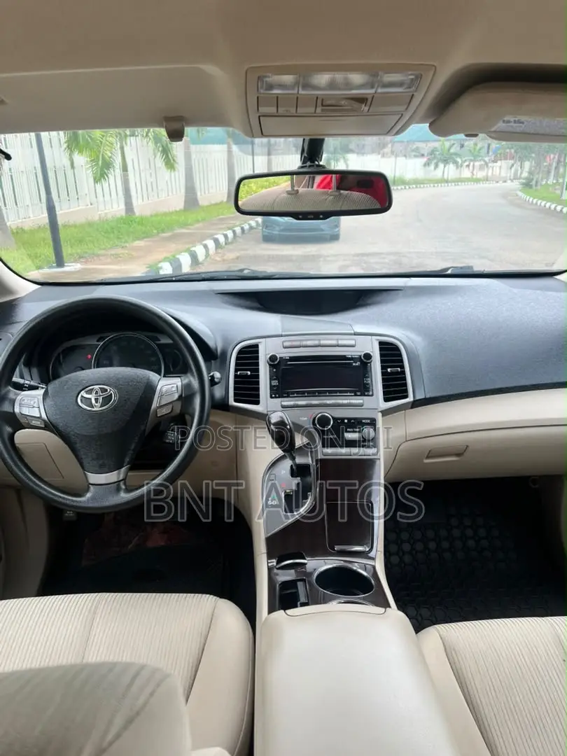 Toyota Venza LE 2012 Brown