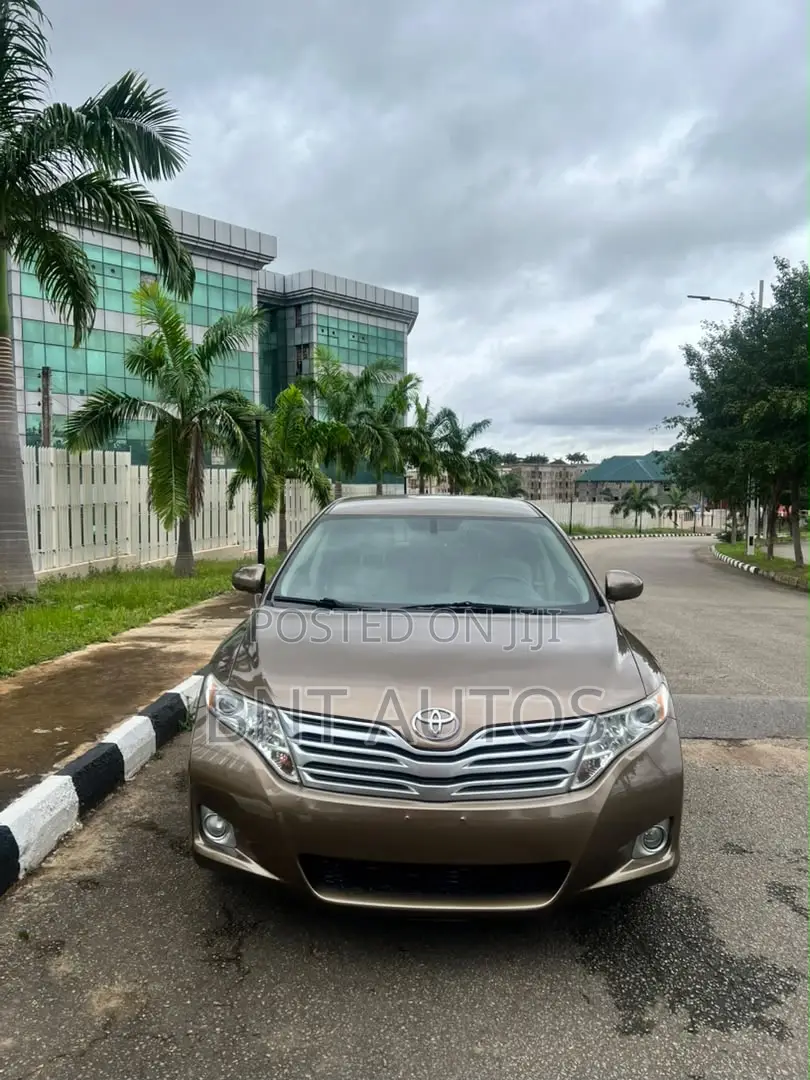 Toyota Venza LE 2012 Brown