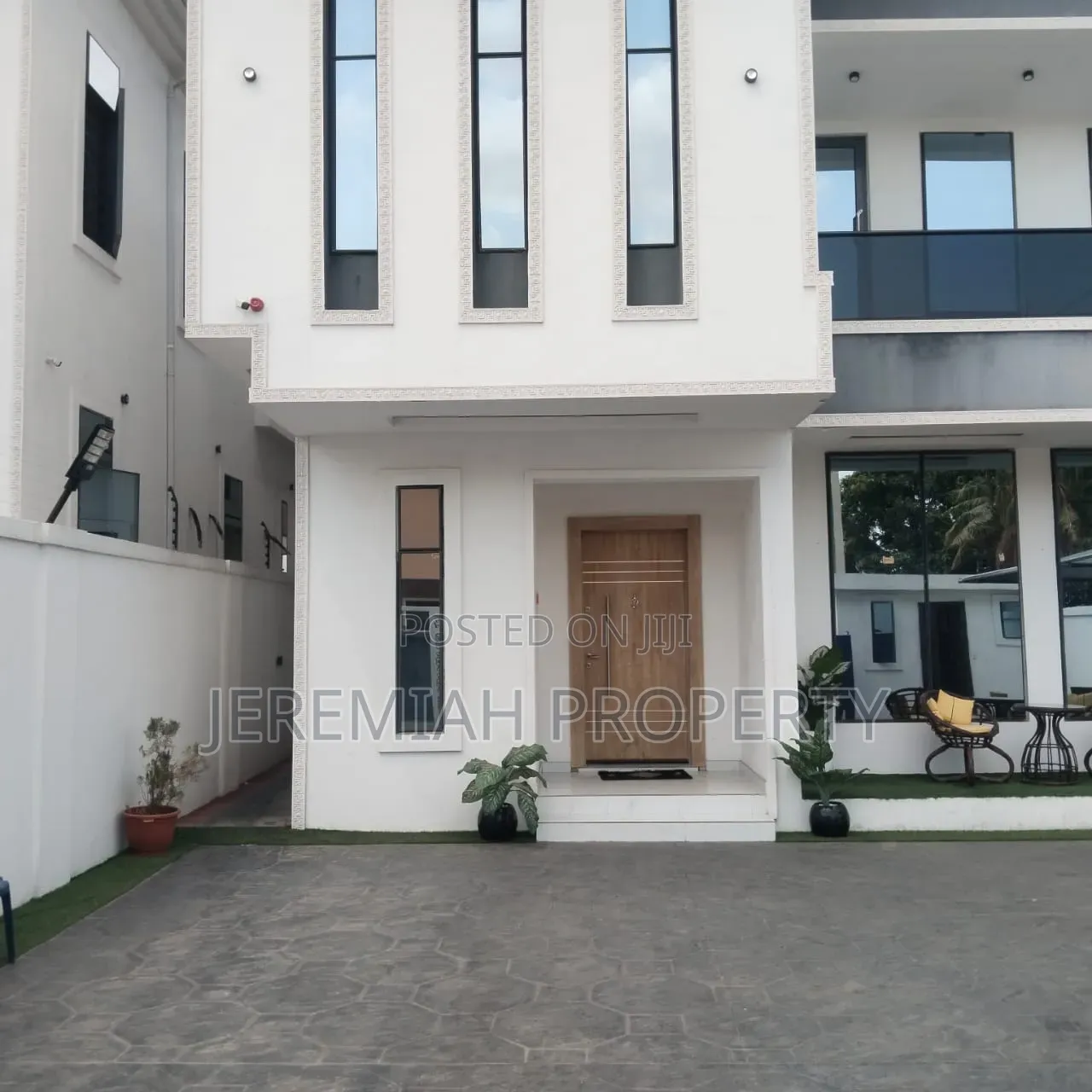 Furnished 5bdrm Duplex in Omole Estate Phase I, Berger for sale