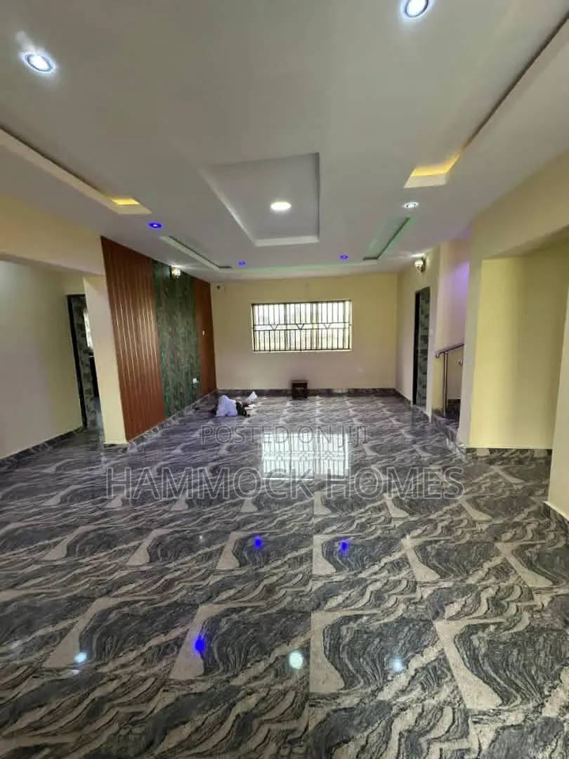 4bdrm Duplex in Okebadan Estate, Akobo for rent