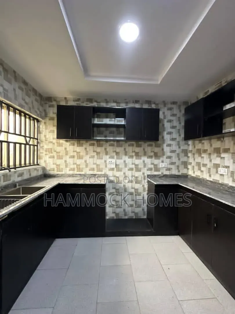 4bdrm Duplex in Okebadan Estate, Akobo for rent