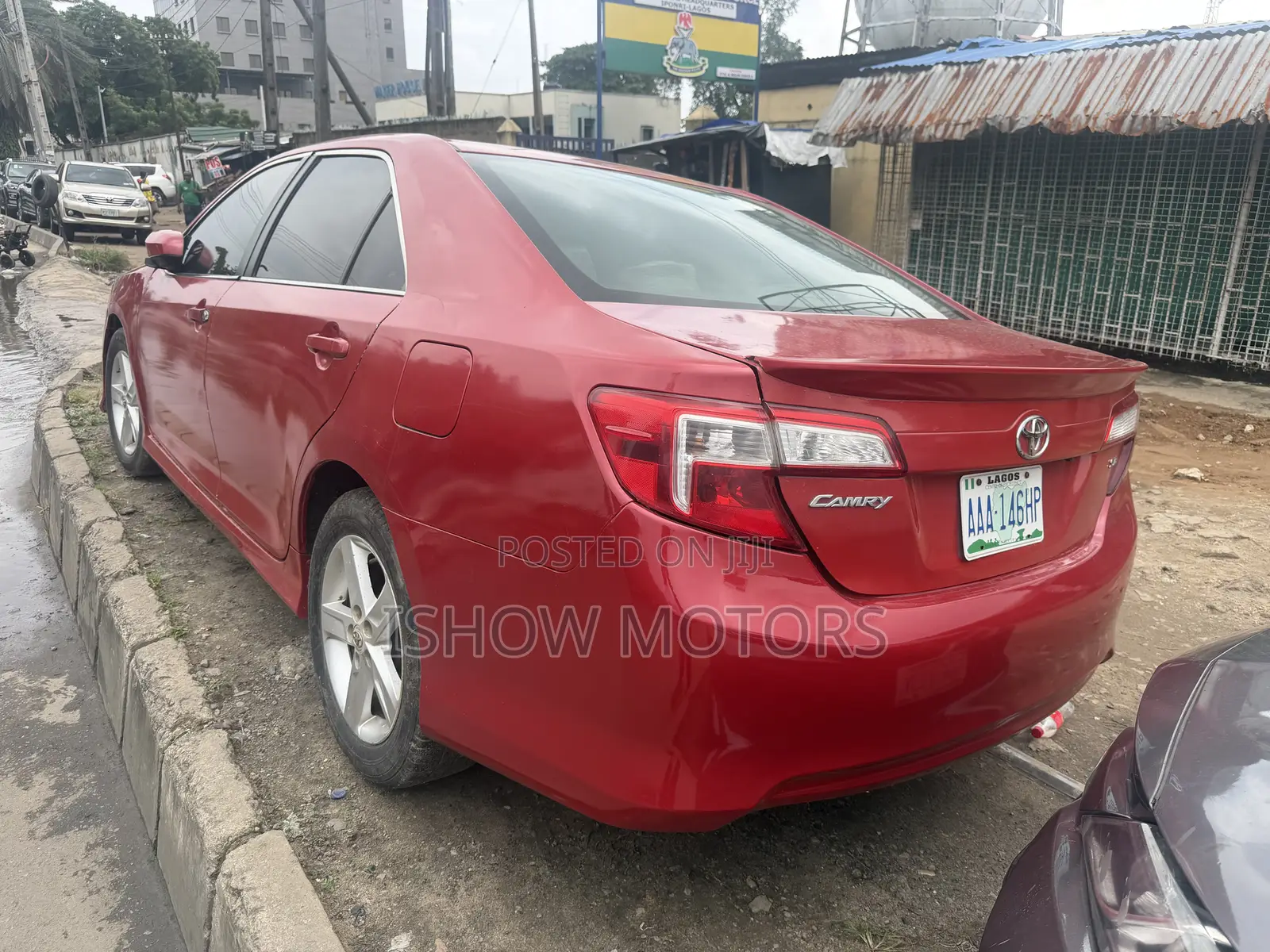 Toyota Camry SE 4dr Sedan (2.5L 4cyl 6A) 2013 Red