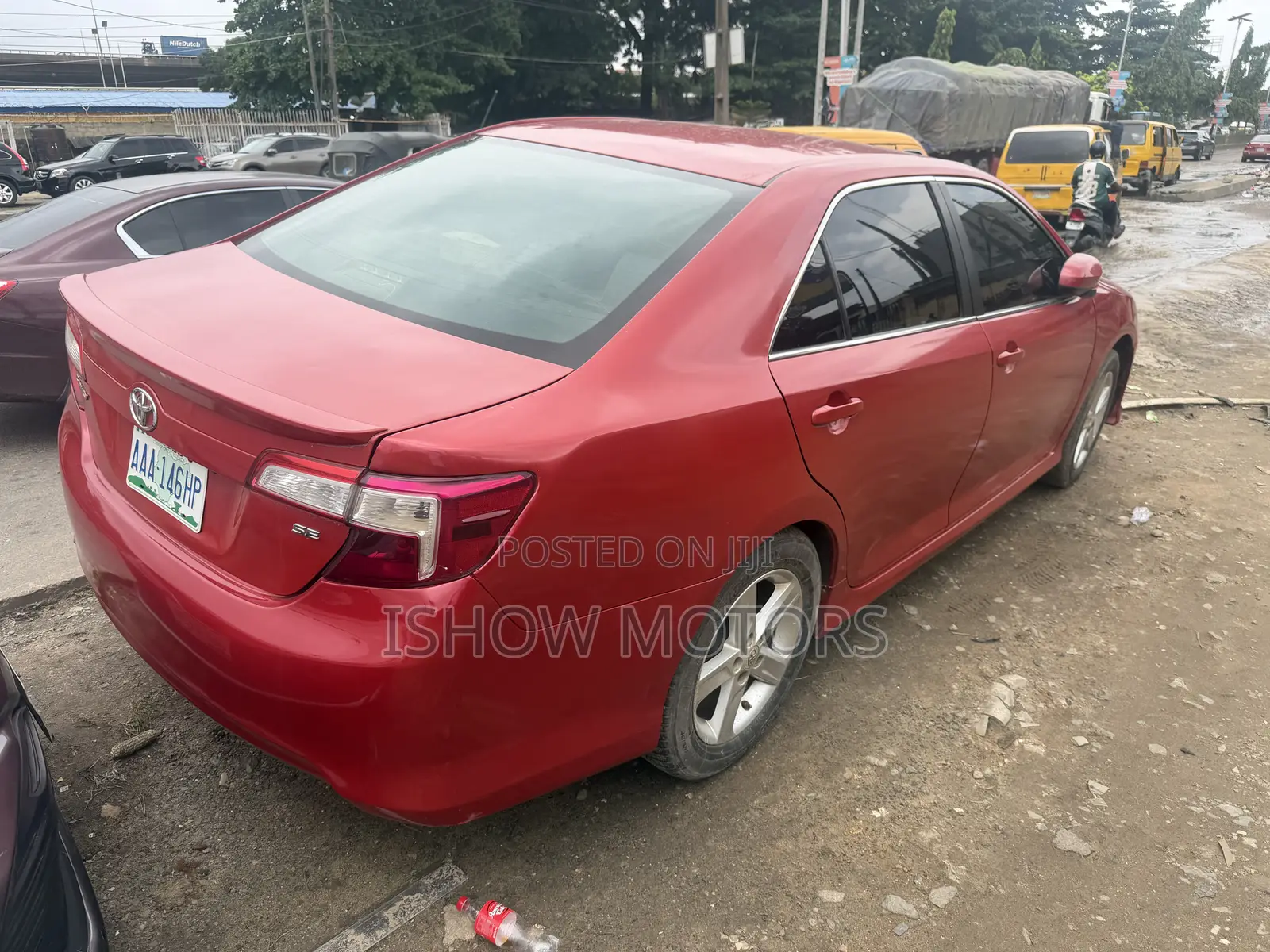 Toyota Camry SE 4dr Sedan (2.5L 4cyl 6A) 2013 Red
