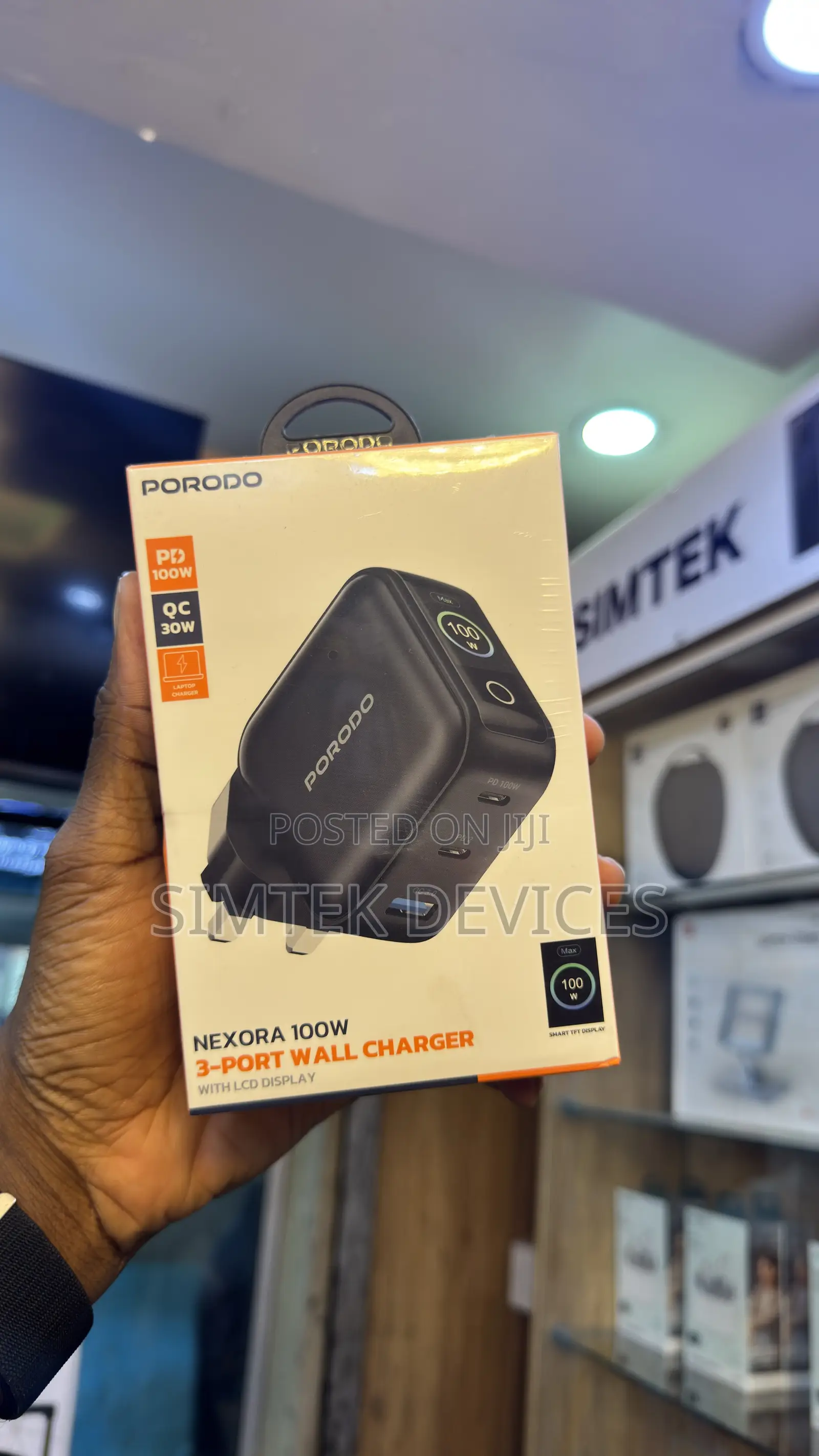 Porodo Nexora 3-Port Quick Charge Wall Charger With LCD (PD 100W)