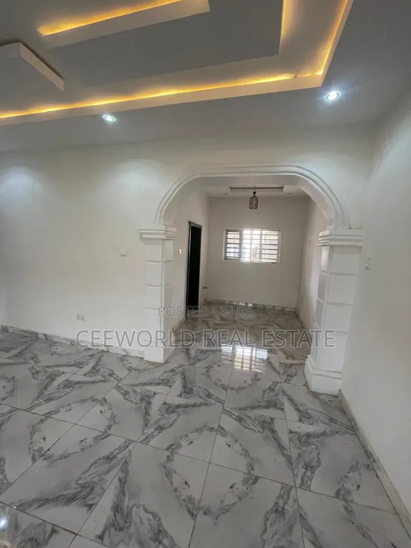 2bdrm Apartment in Main Ire Akari, Akala Express for rent