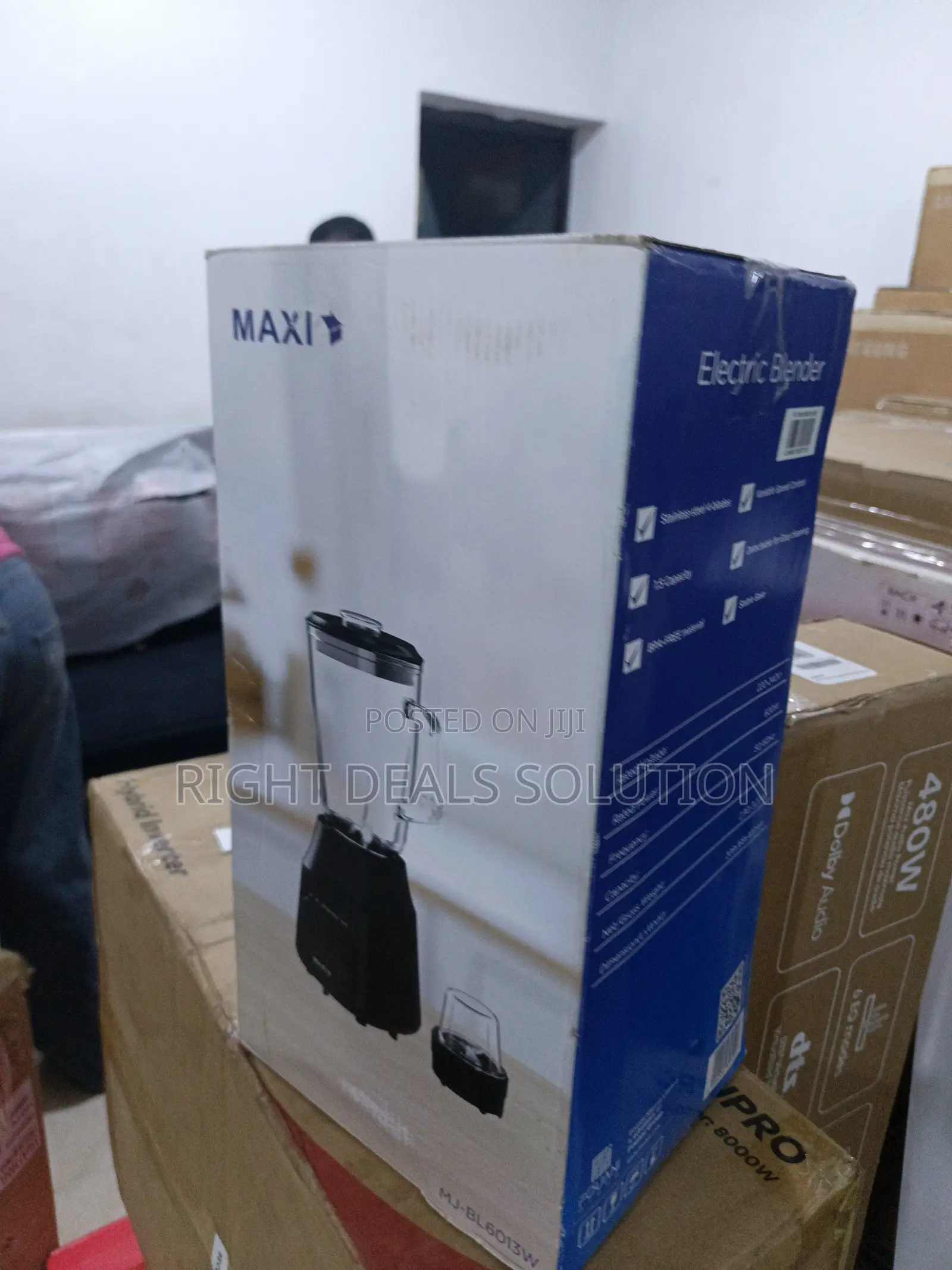 Maxi Family Size Electric Blender