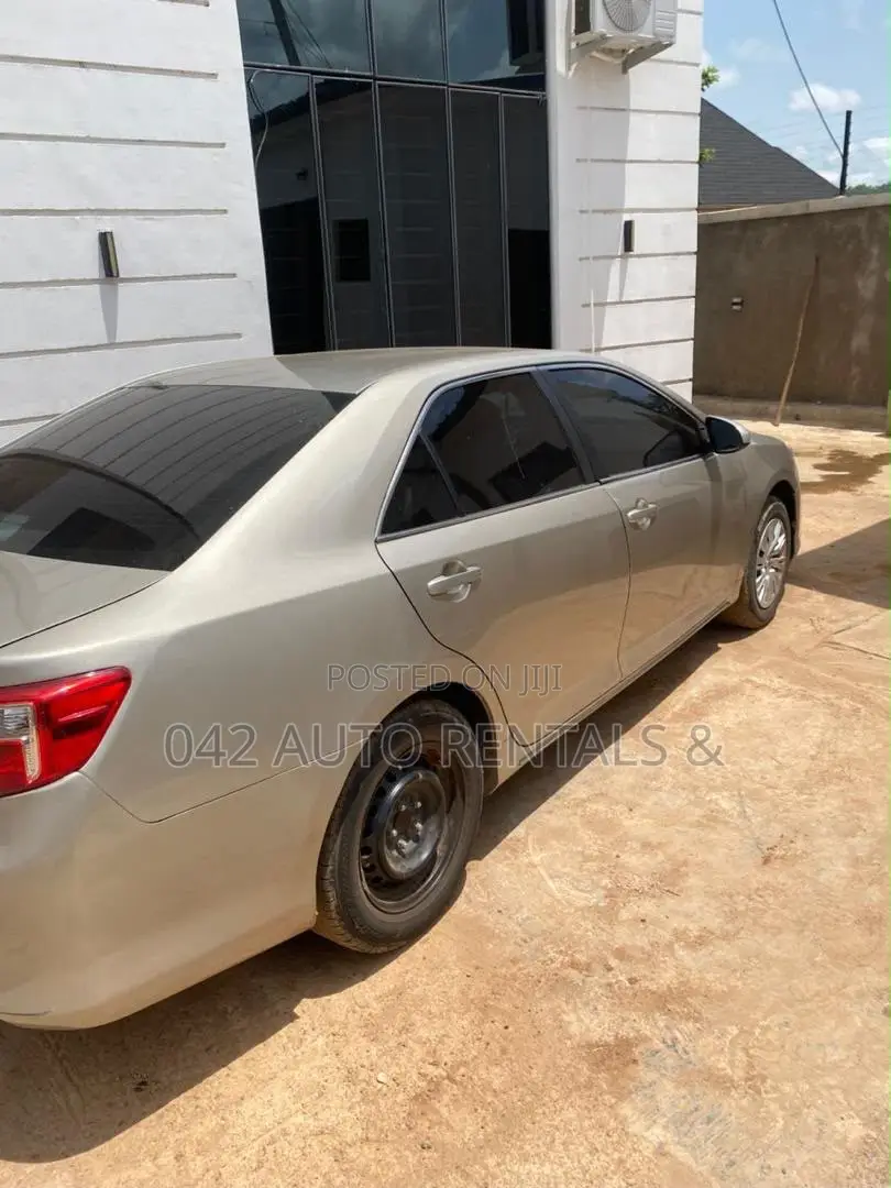 Toyota Camry 2013 Gold