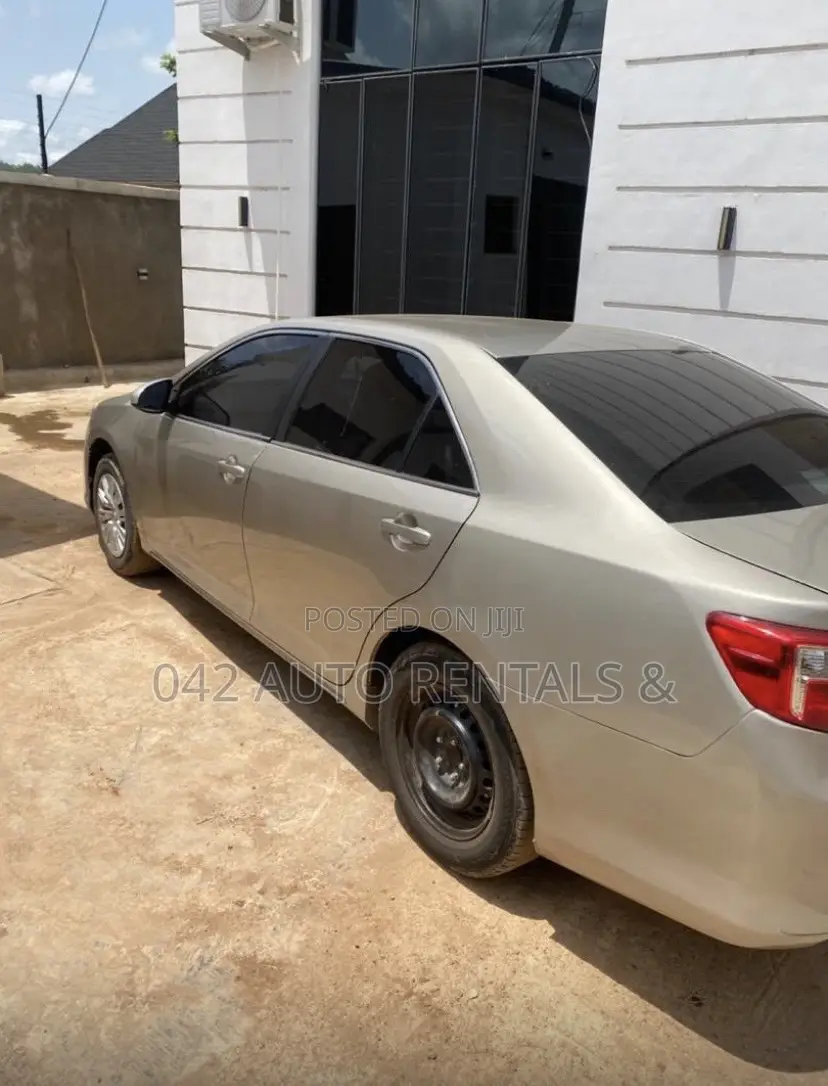 Toyota Camry 2013 Gold